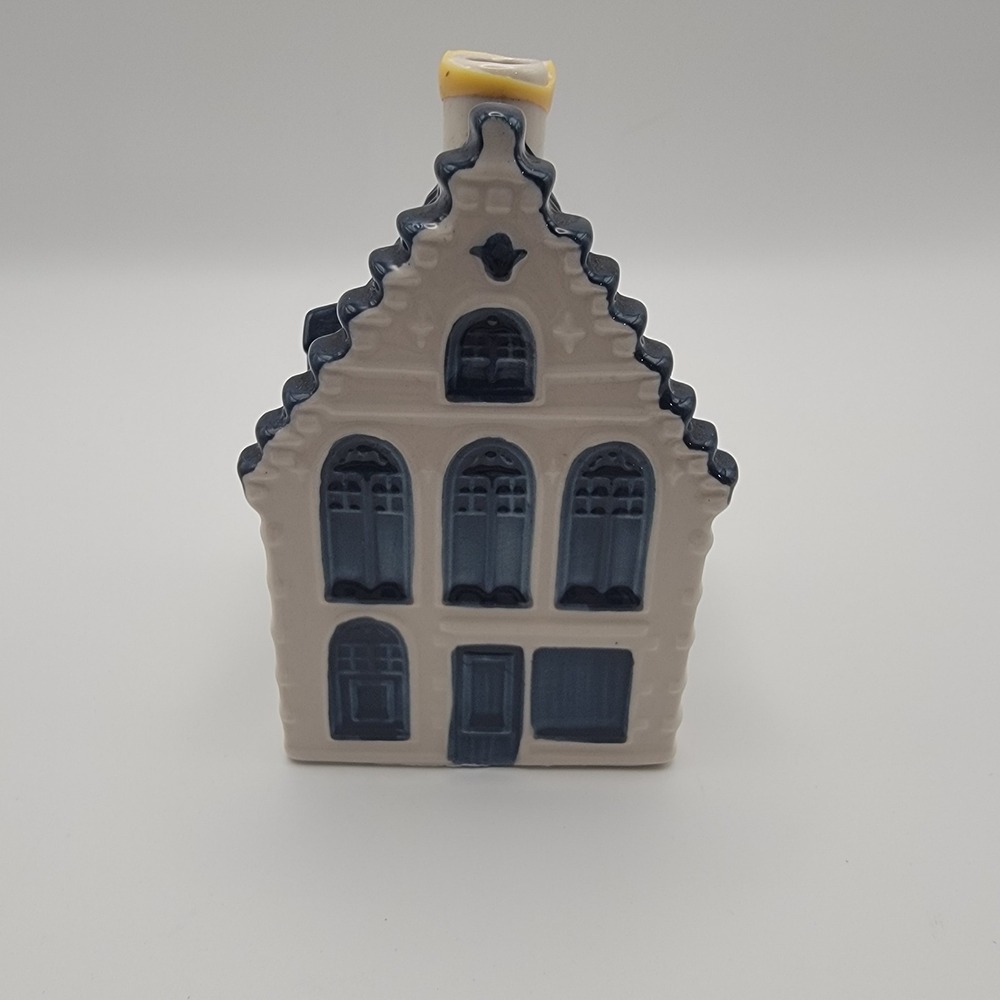 KLM Bols Blue Delft House 49 Miniature Dutch Canal House 2011 Empty Decanter